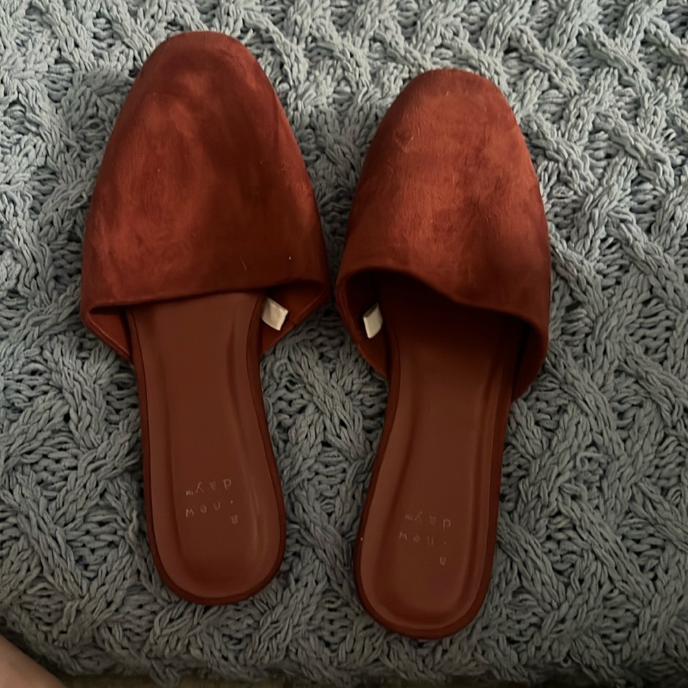 A New Day Mules Flat 9.5 Red Faux Suede Thea Slip Ons Church Career Rust Cushion